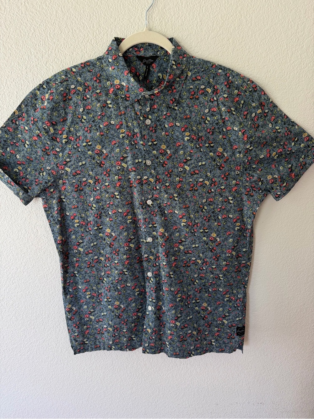 Good Man Brand Blue Floral Button Up Shirt Men’s Large Short Sleeve - Picture 2 of 4